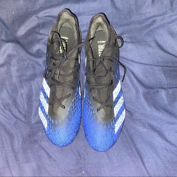 adidas Predator Cleats - Picture 2 of 8